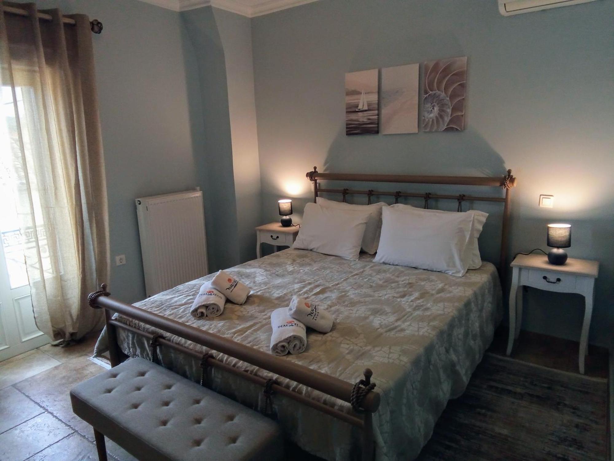 Nautilus Luxury Suites Galaxídhion الغرفة الصورة